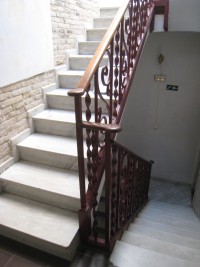屋敷内の階段